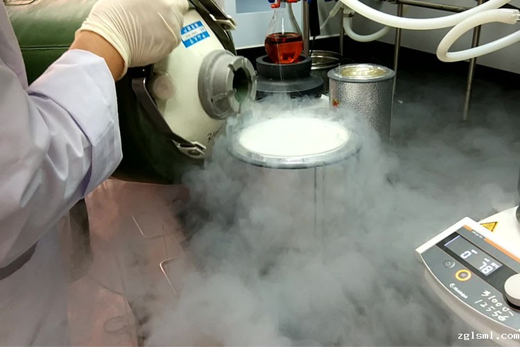 使用星空游戏网客户端，提取液氮